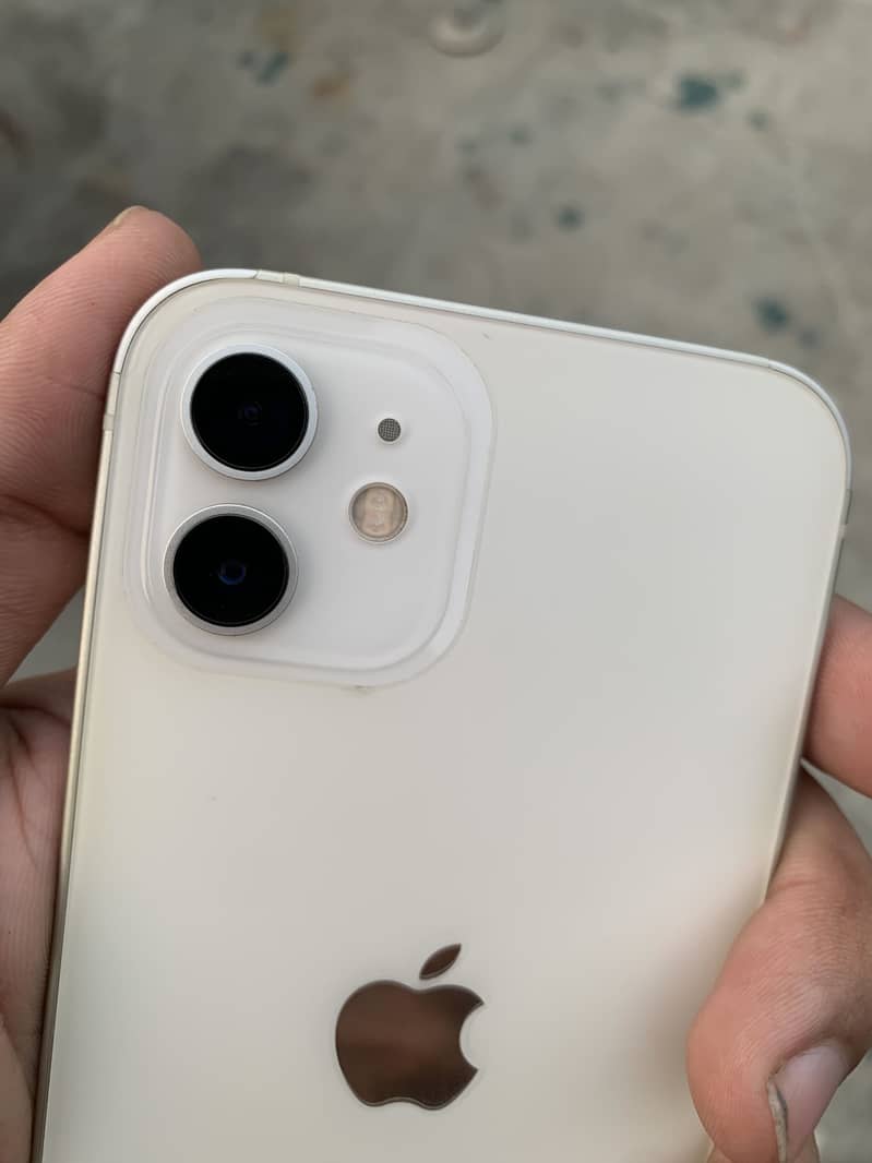 Apple iPhone 12 7