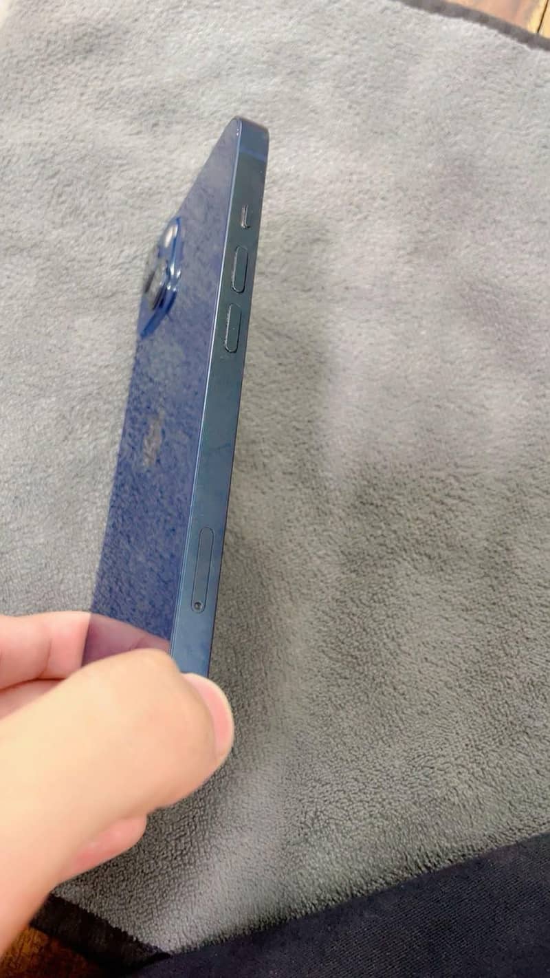 Apple iPhone 13 1