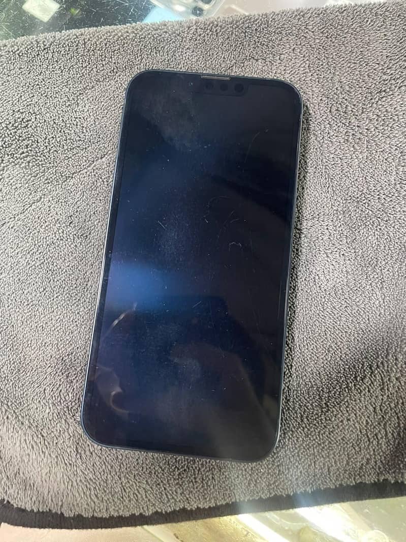 Apple iPhone 13 5