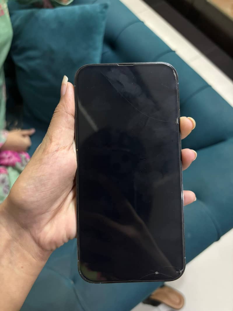 Apple iPhone 13 Pro Max 4
