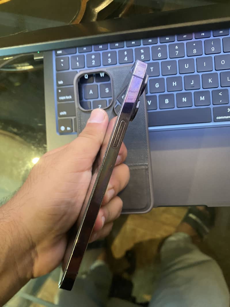 Apple iPhone 14 Pro Max 1
