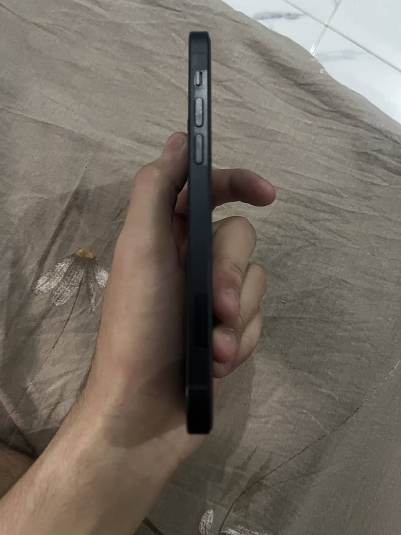 Apple iPhone 12 2
