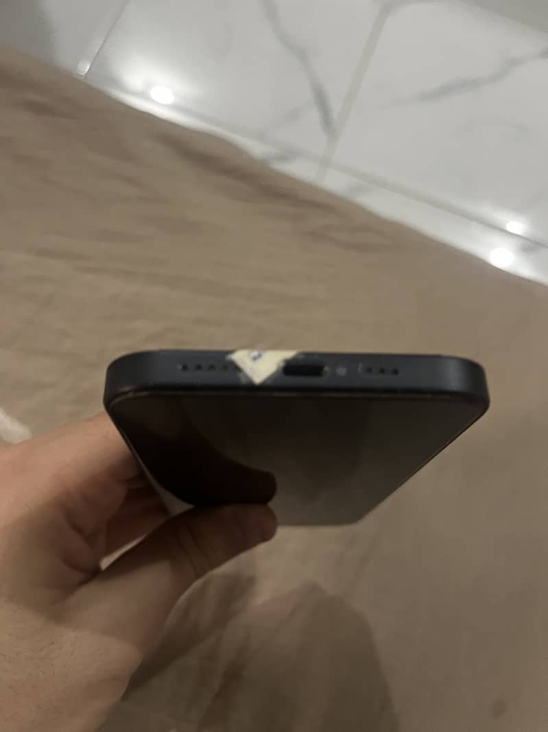 Apple iPhone 12 4