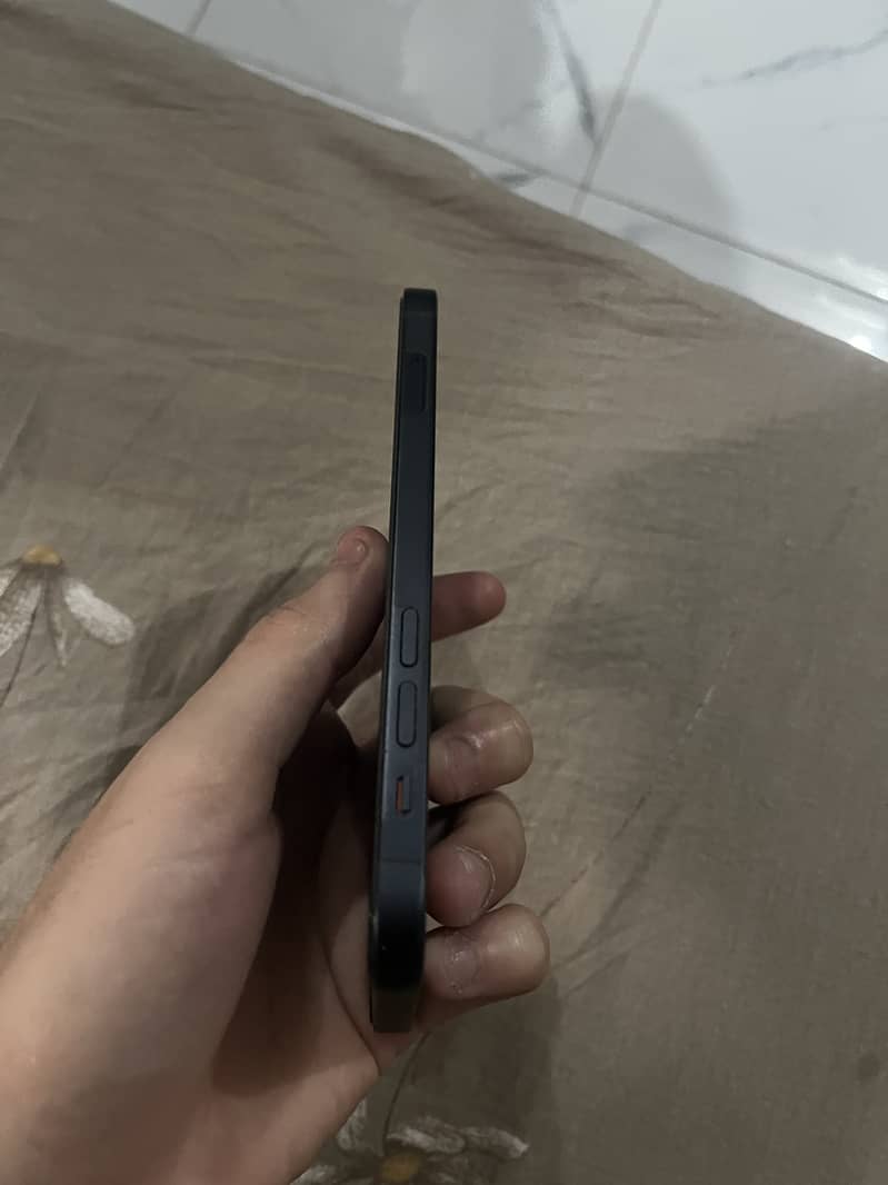 Apple iPhone 12 7