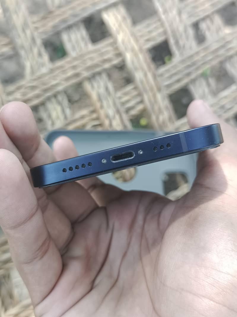 Apple iPhone 12 1