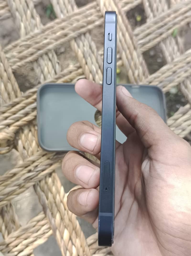 Apple iPhone 12 2