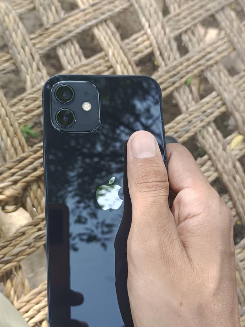 Apple iPhone 12 7