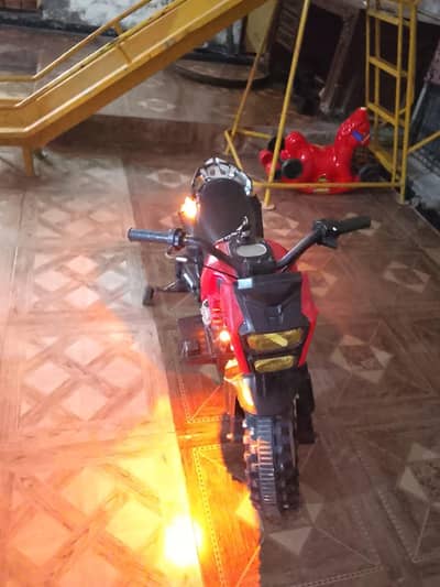 Kid's bike available 10/10 in red colour