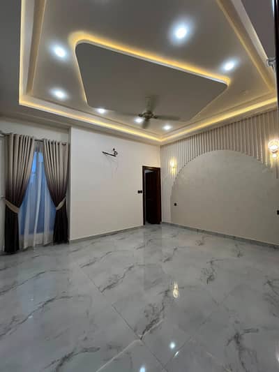 10 MARLA UPPER PORTION AVAILABLE FOR RENT Royal Orchard, Multan