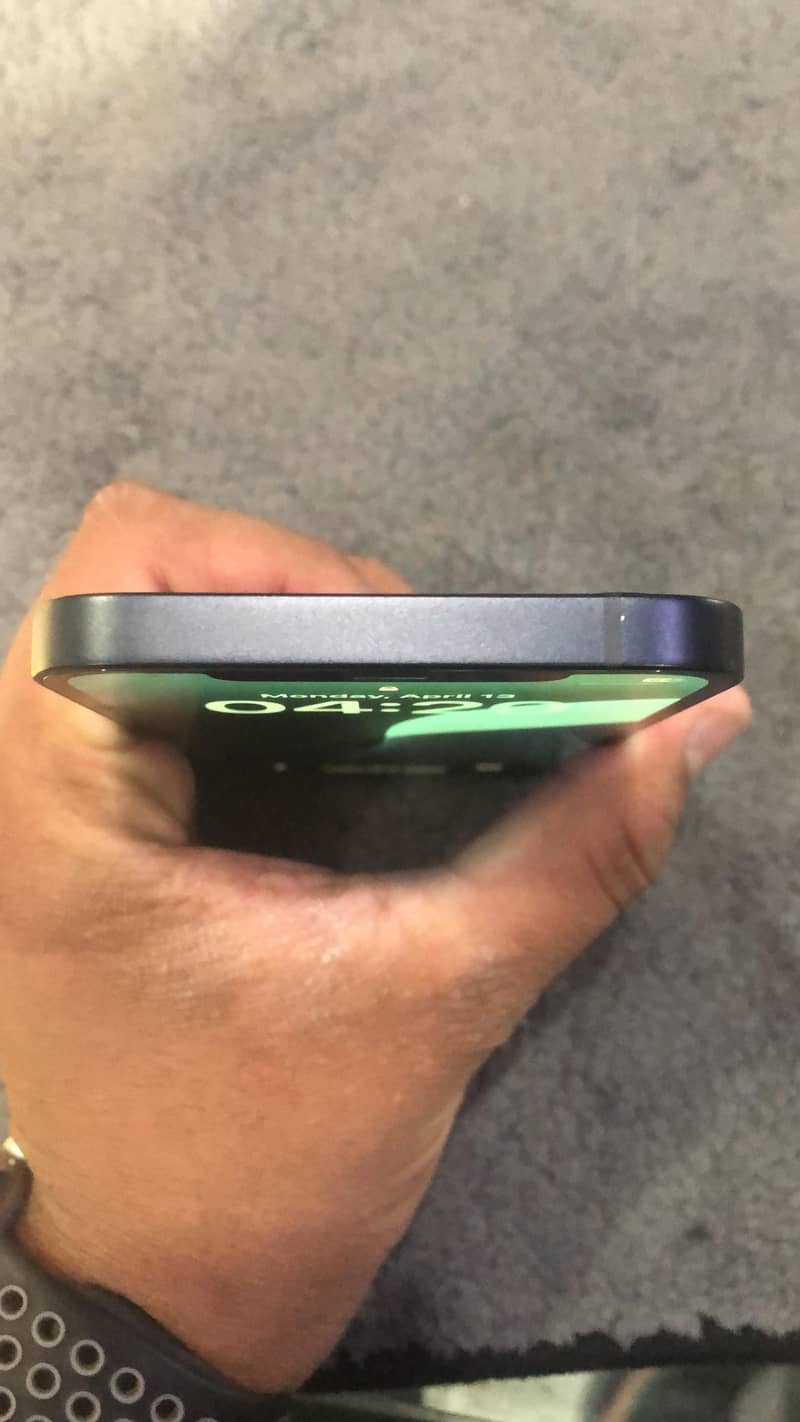 Apple iPhone 12 1