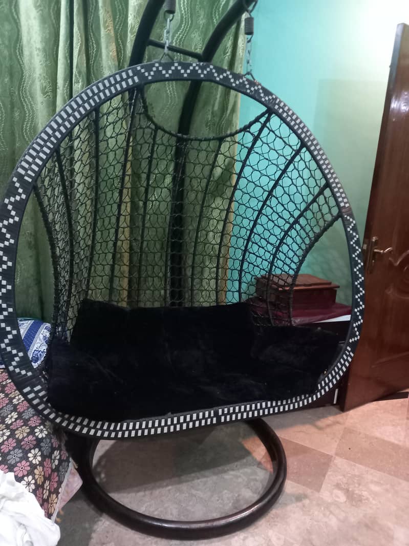 2 SEATER SWING 1