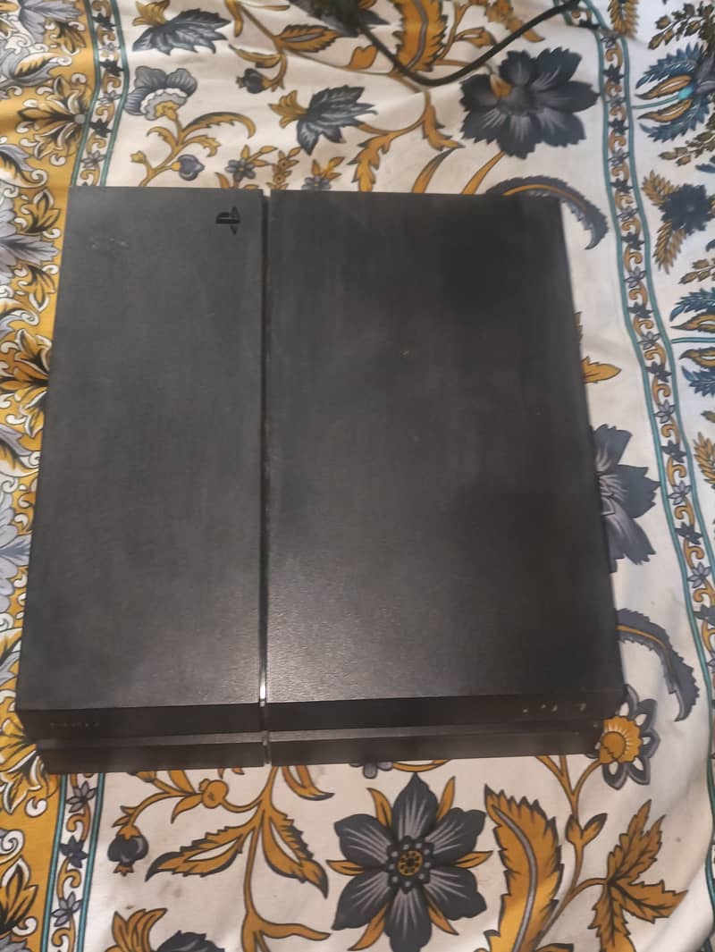 Two wireless controller 1tb hard drive 1200 model ps4 4