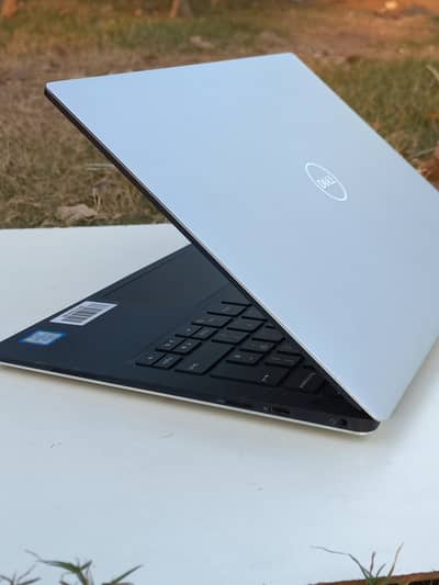 Dell xps 13 9380 core i7 8rh gen 16gb ram 4k touch screen