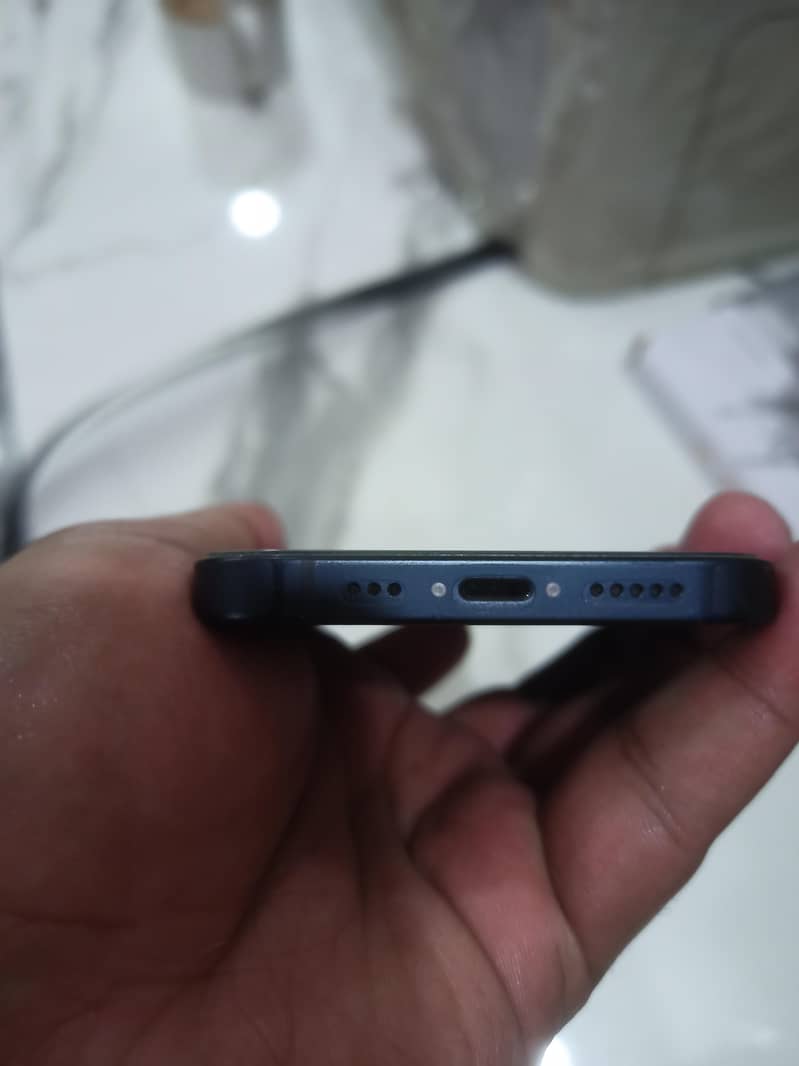 Apple iPhone 13 4