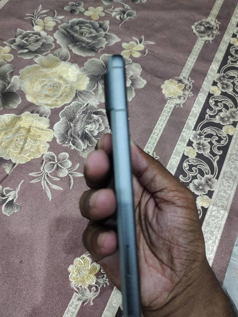 Google Pixel 8 2