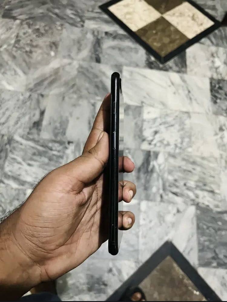 Apple iPhone 7 Plus 2