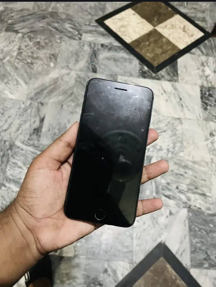 Apple iPhone 7 Plus 3