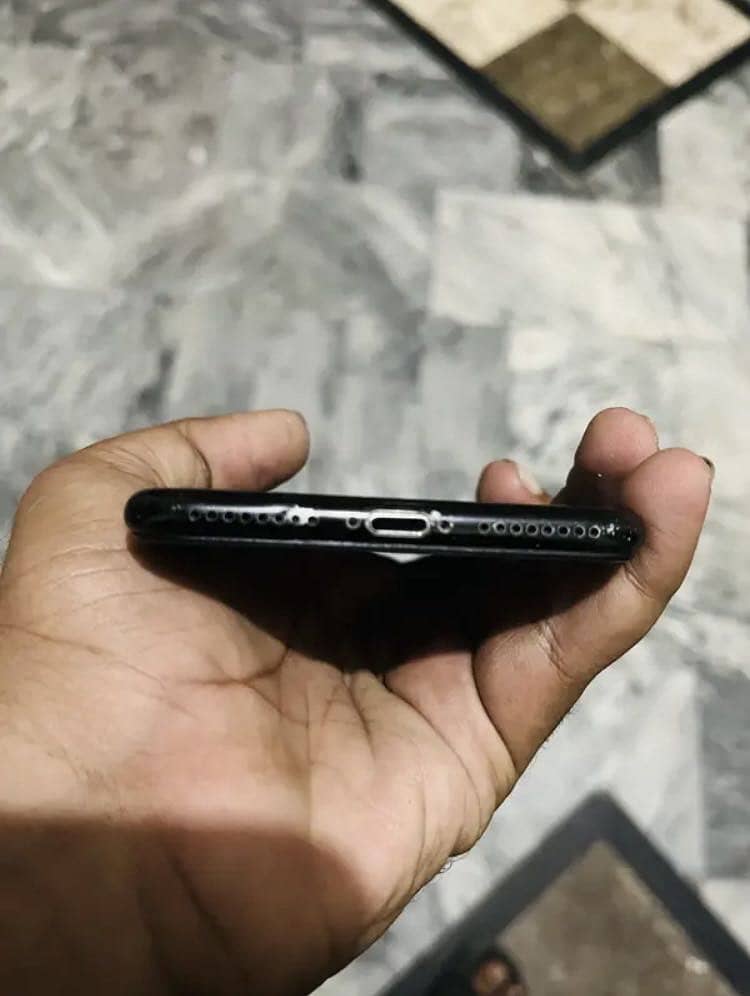 Apple iPhone 7 Plus 4