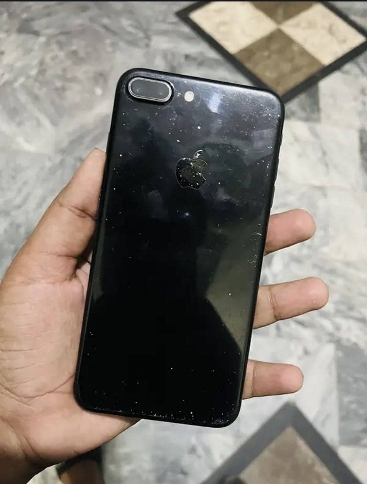 Apple iPhone 7 Plus 5