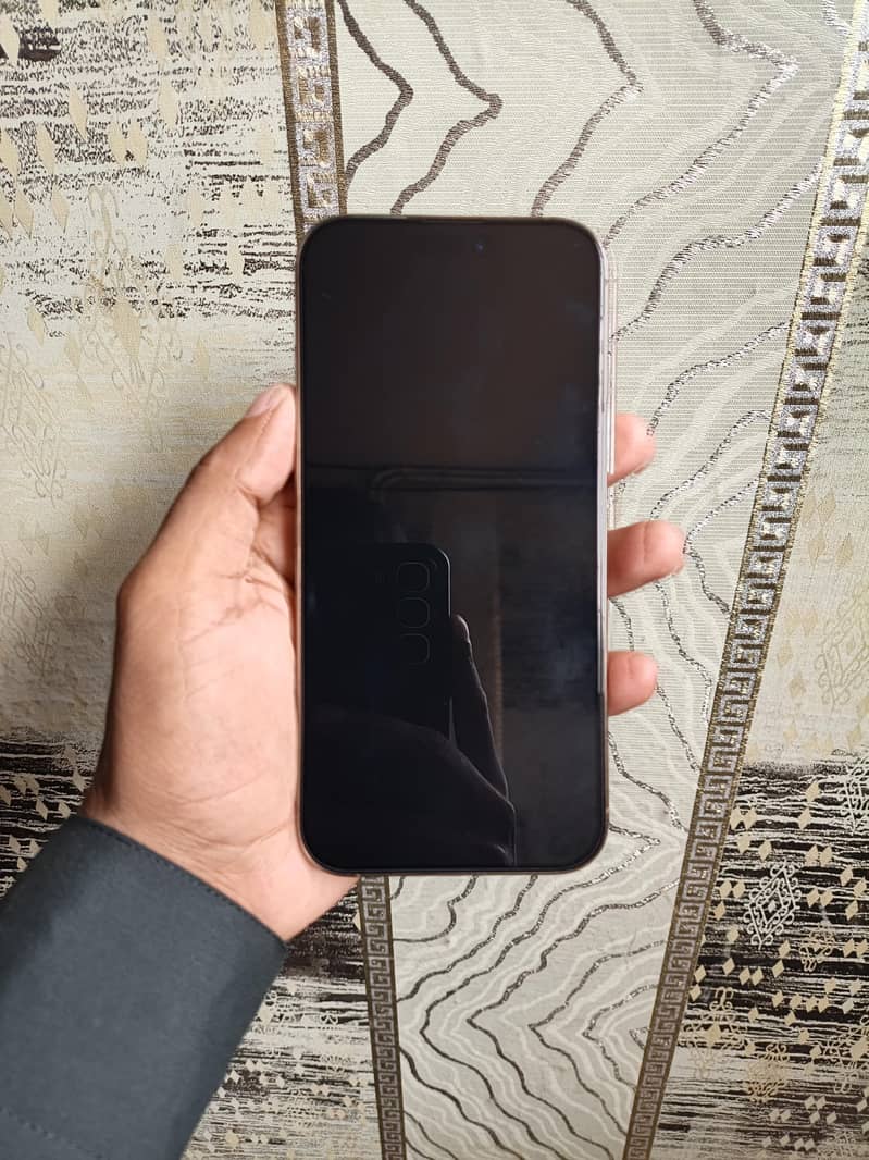 Apple iPhone 16 Pro Max 2