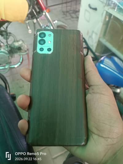 One Plus 9R