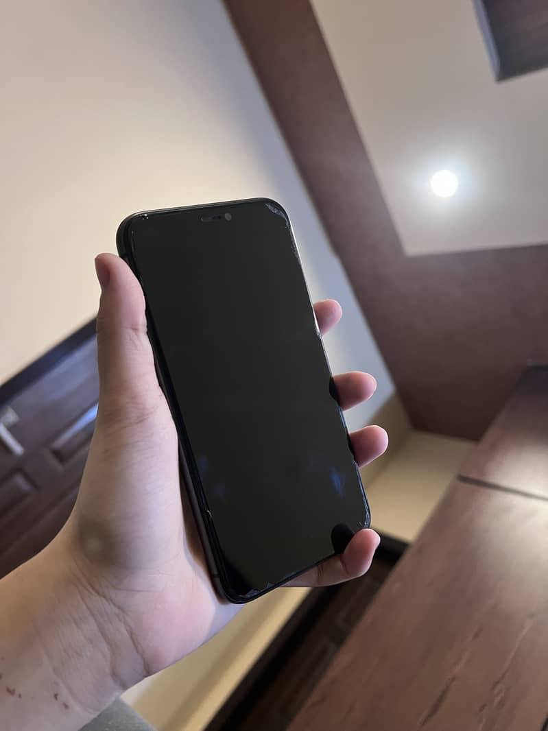 Apple iPhone 11 3