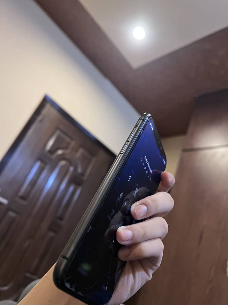 Apple iPhone 11 6