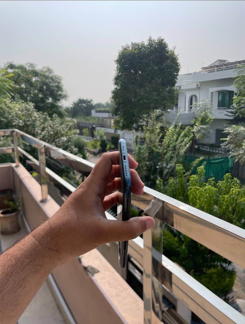 Apple iPhone 11 Pro Max 6