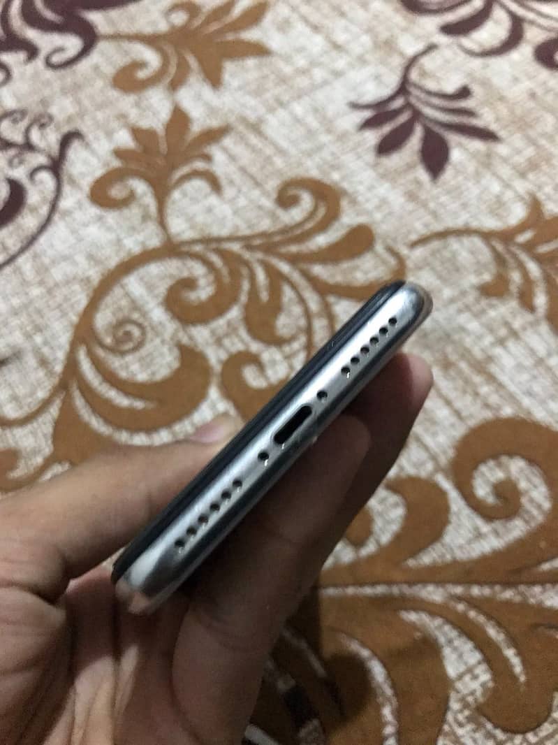 Apple iPhone X 5