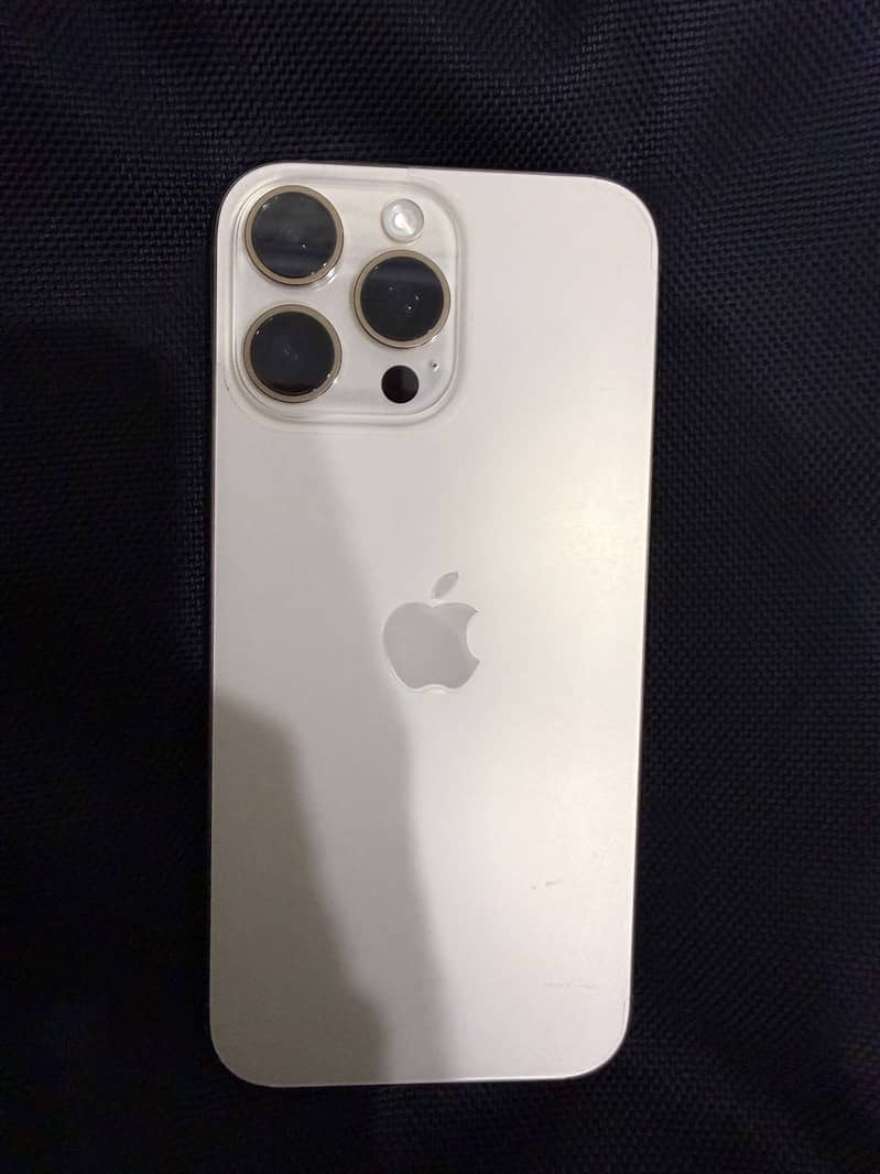 Apple iPhone 16 Pro Max 2