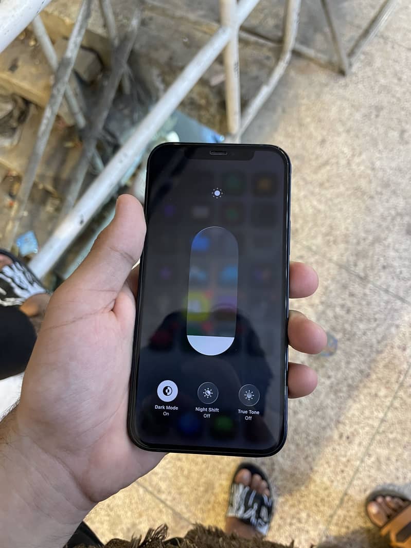 Apple iPhone 12 1