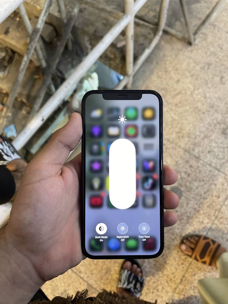 Apple iPhone 12 3