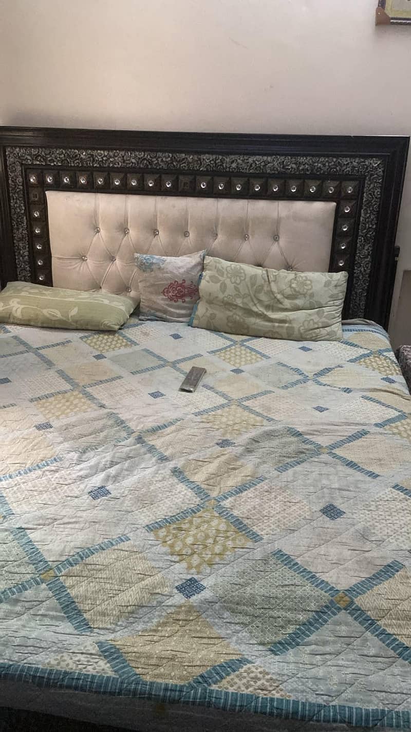 Bed Almari side table showcase 1