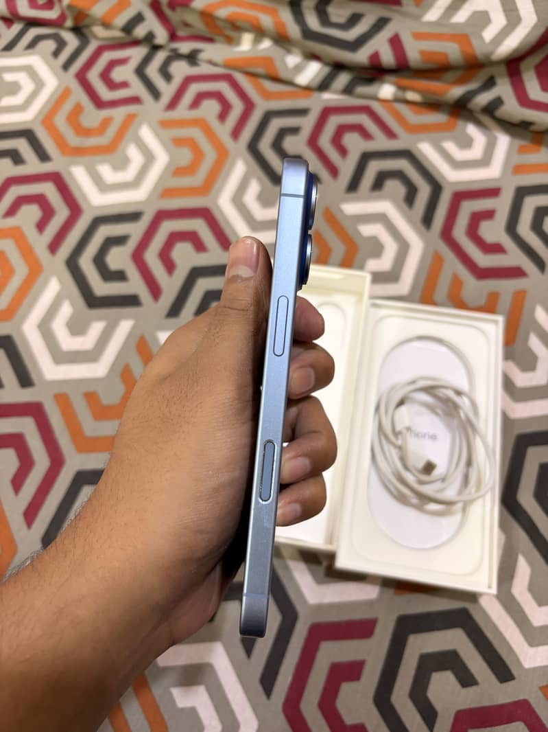 Apple iPhone 17 5