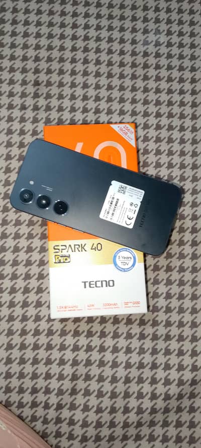 Tecno Spark 40 pro