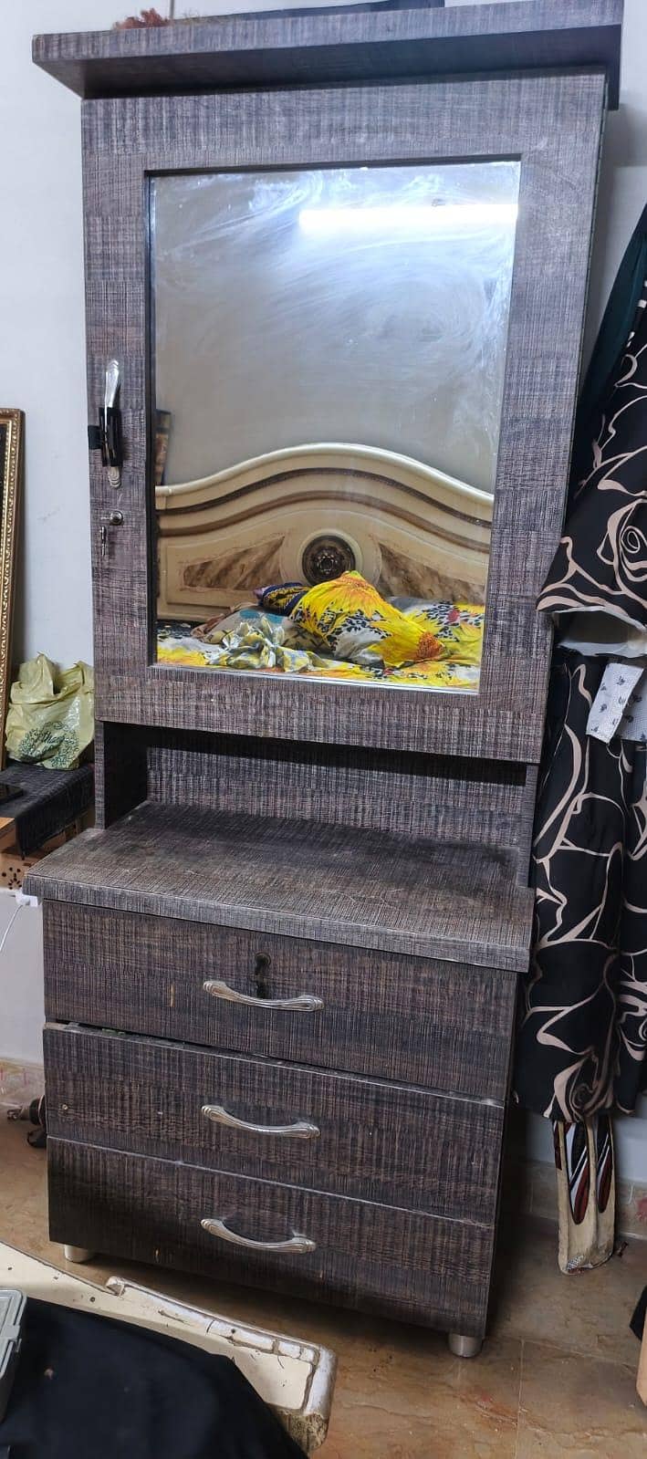 dressing table 0