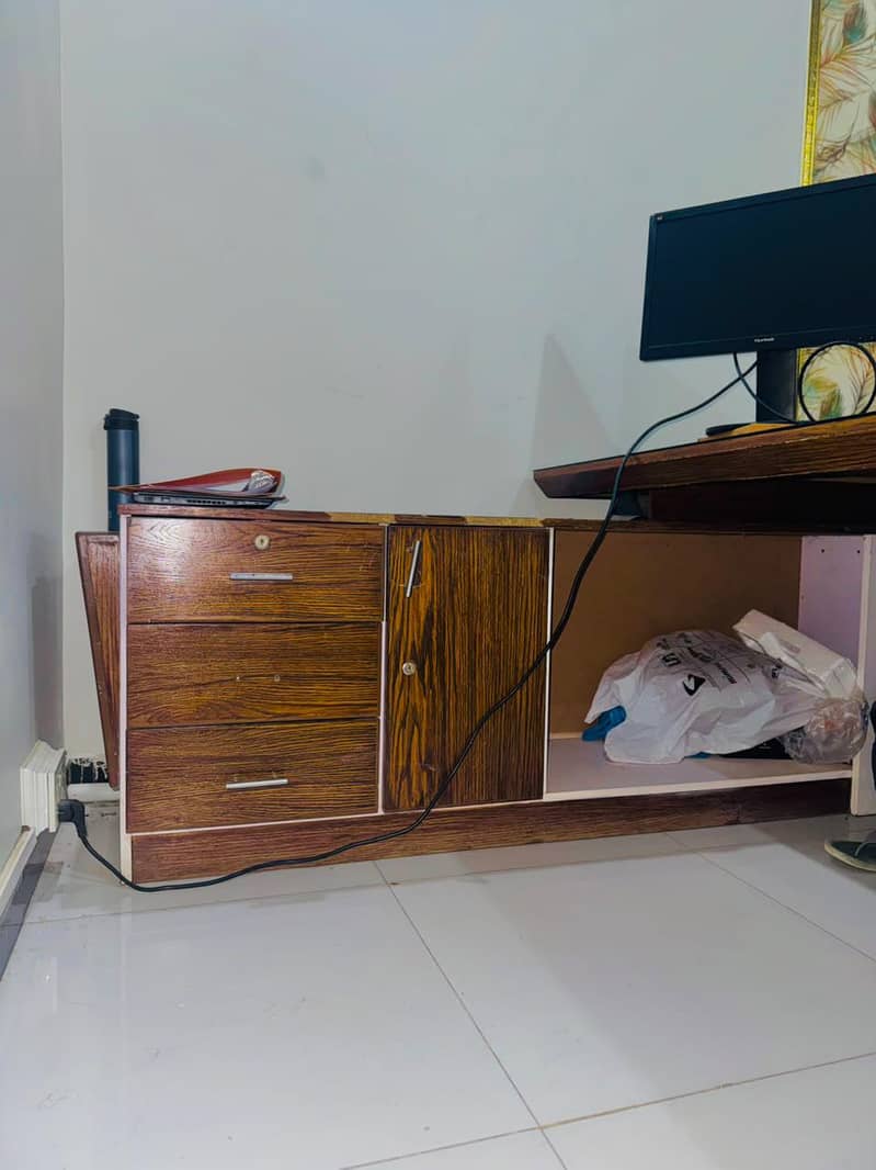 Office Table 4