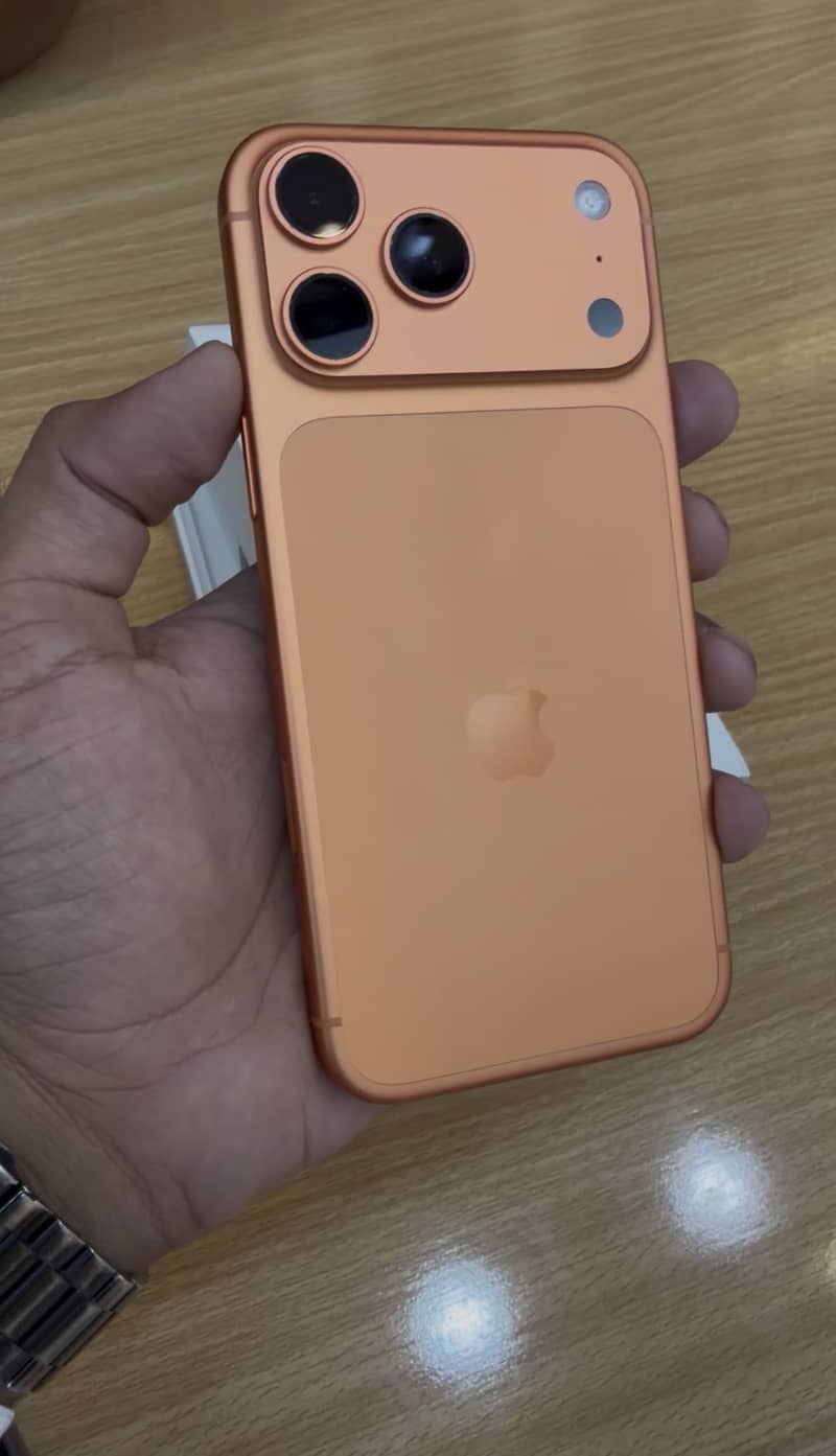 Apple iPhone 17 Pro Max 0