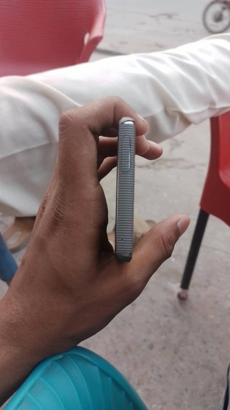 Samsung Mobile Note 8 6
