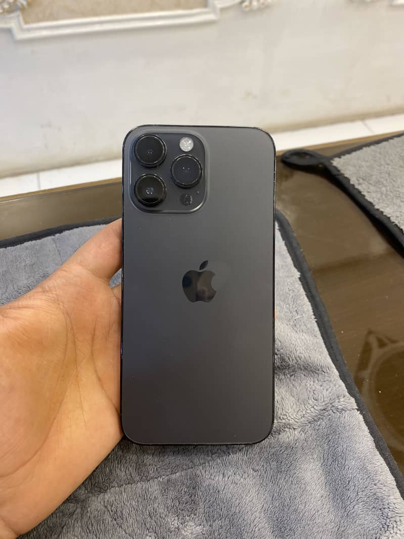 Apple iPhone 14 Pro Max 1
