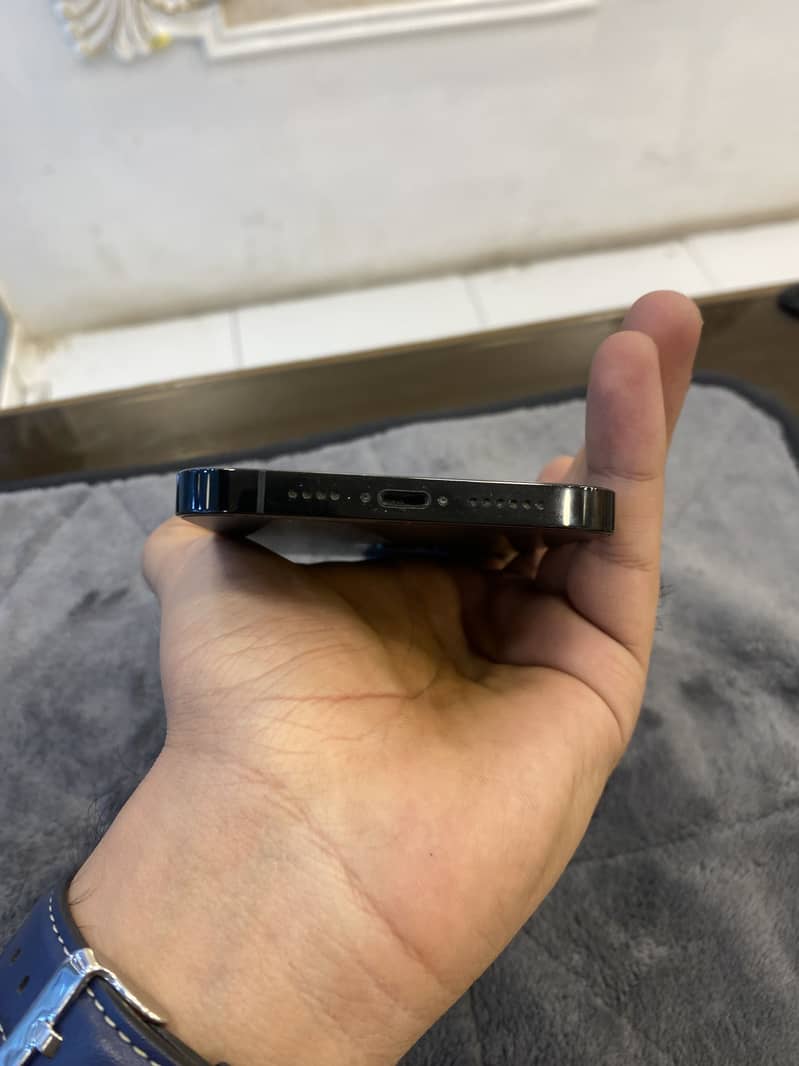 Apple iPhone 14 Pro Max 2