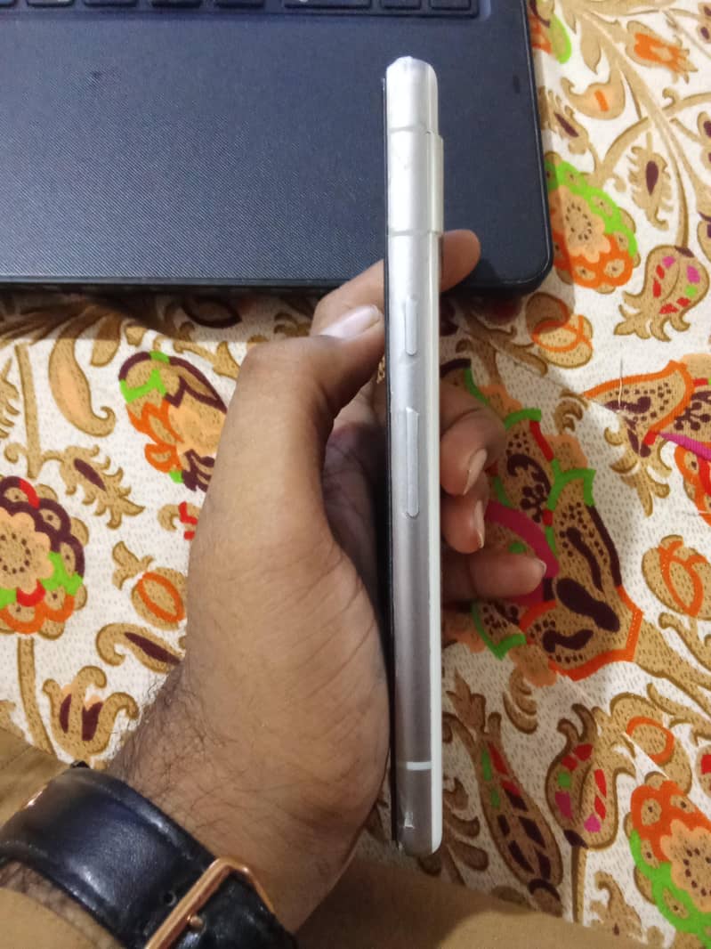 Google Pixel 7a 1