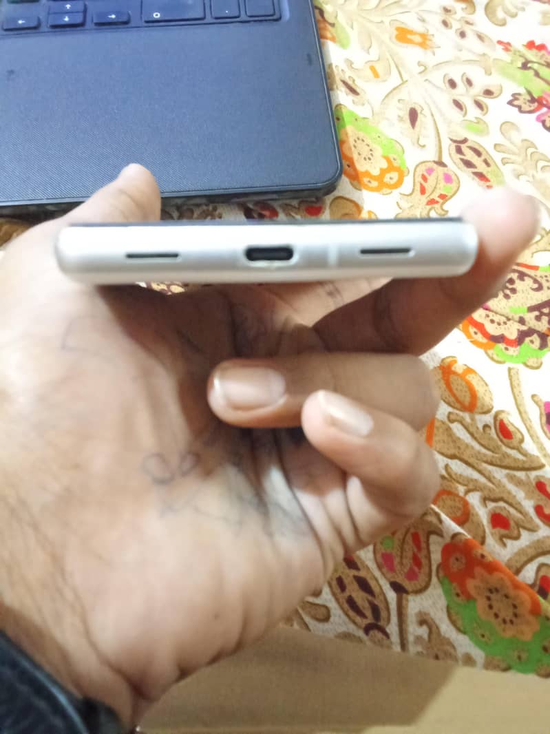 Google Pixel 7a 4