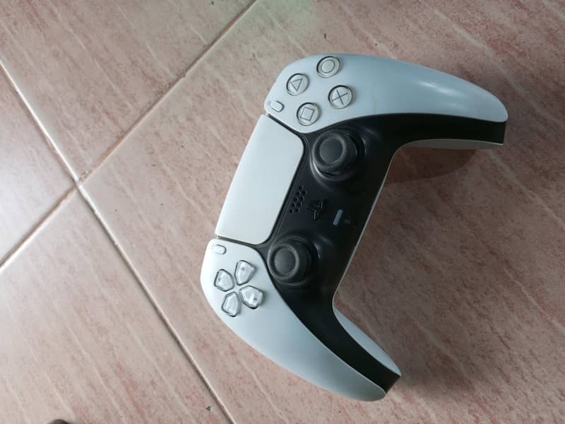 Playstation 5 controller 1