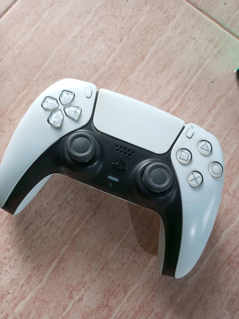 Playstation 5 controller 4