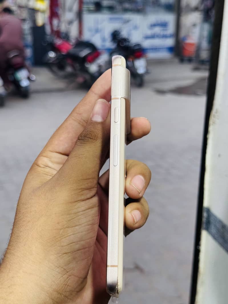 Google Pixel 8 1