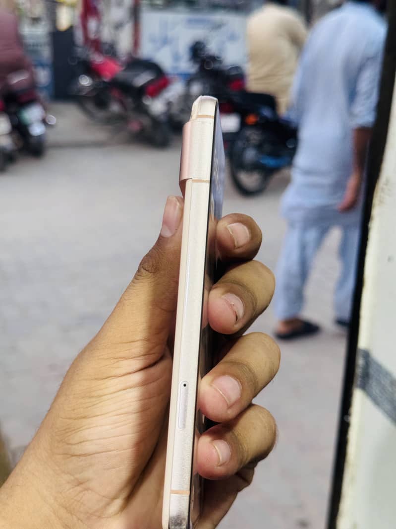 Google Pixel 8 5
