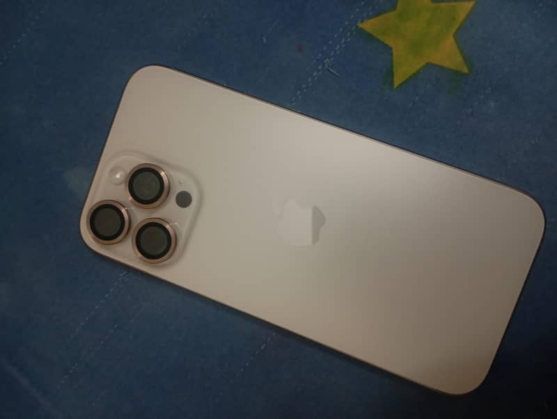 Apple iPhone 16 Pro Max 0