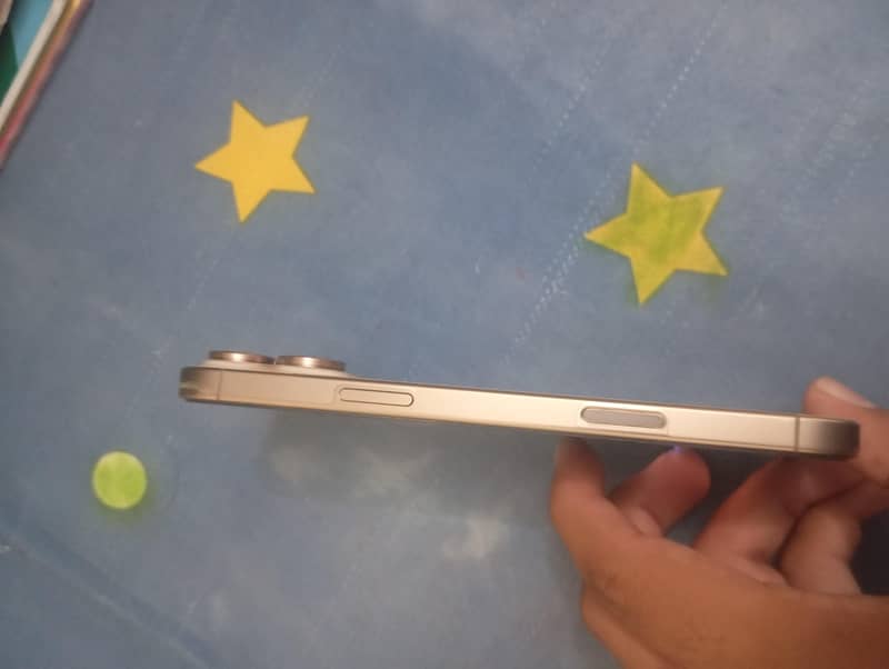 Apple iPhone 16 Pro Max 3