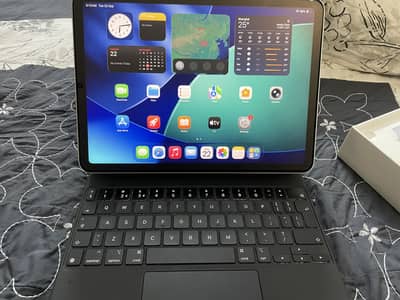 Ipad Air 5 64 GB With Apple magic keyboard